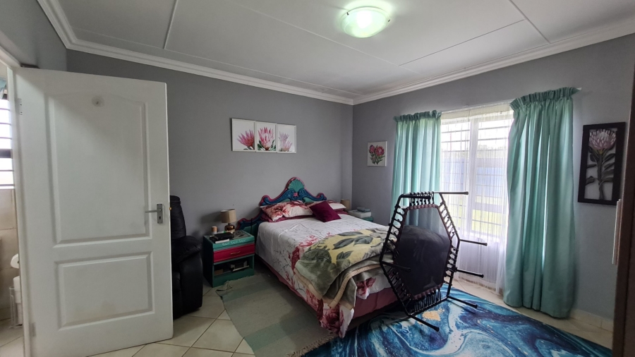 6 Bedroom Property for Sale in Dana Bay Western Cape